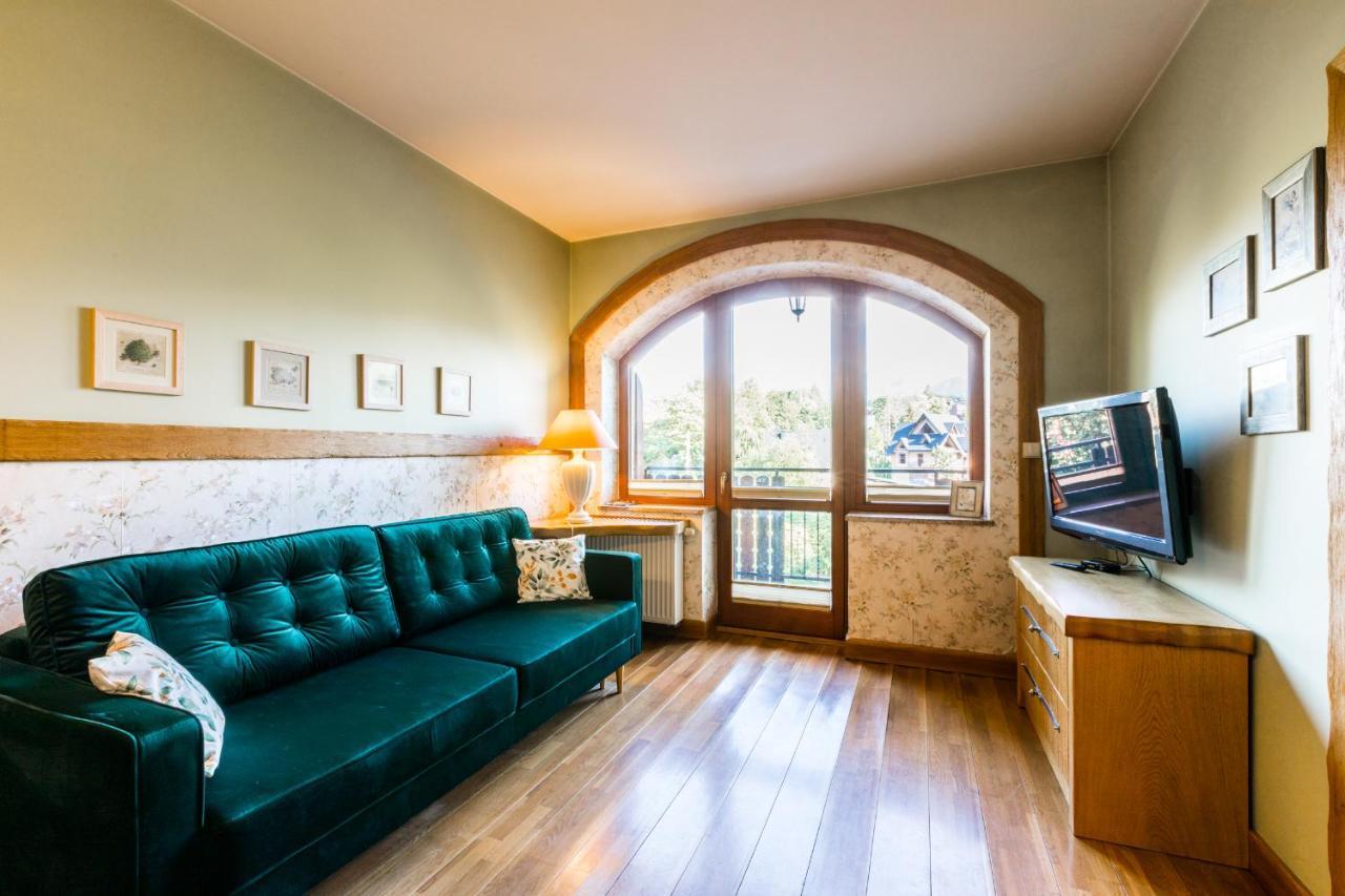 Rose Apartment